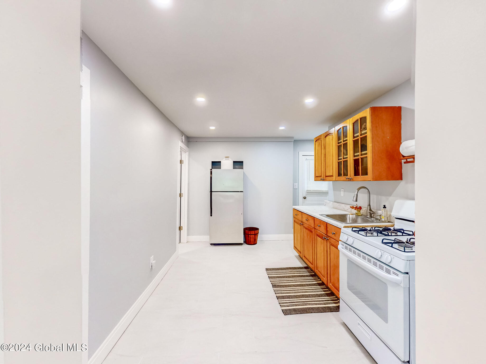 16 Mann Avenue