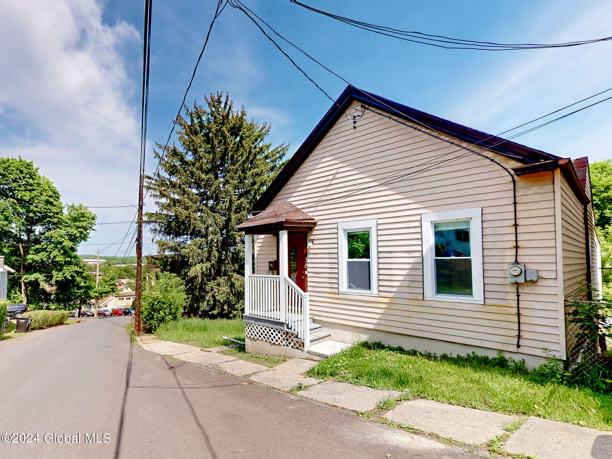 16 Mann Avenue