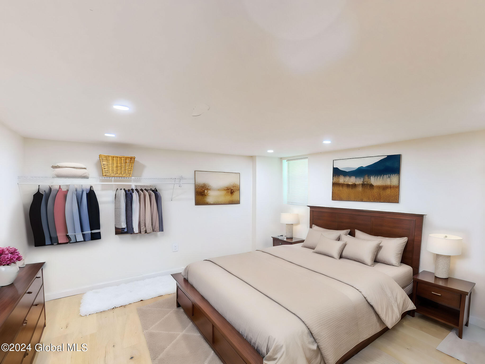 16 Mann Avenue