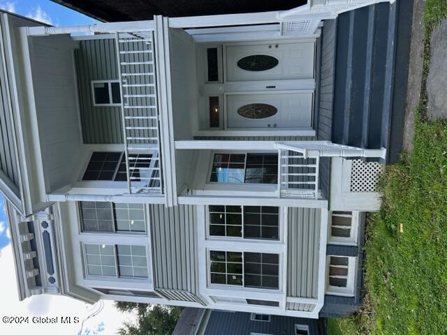 1443 Broadway, 1