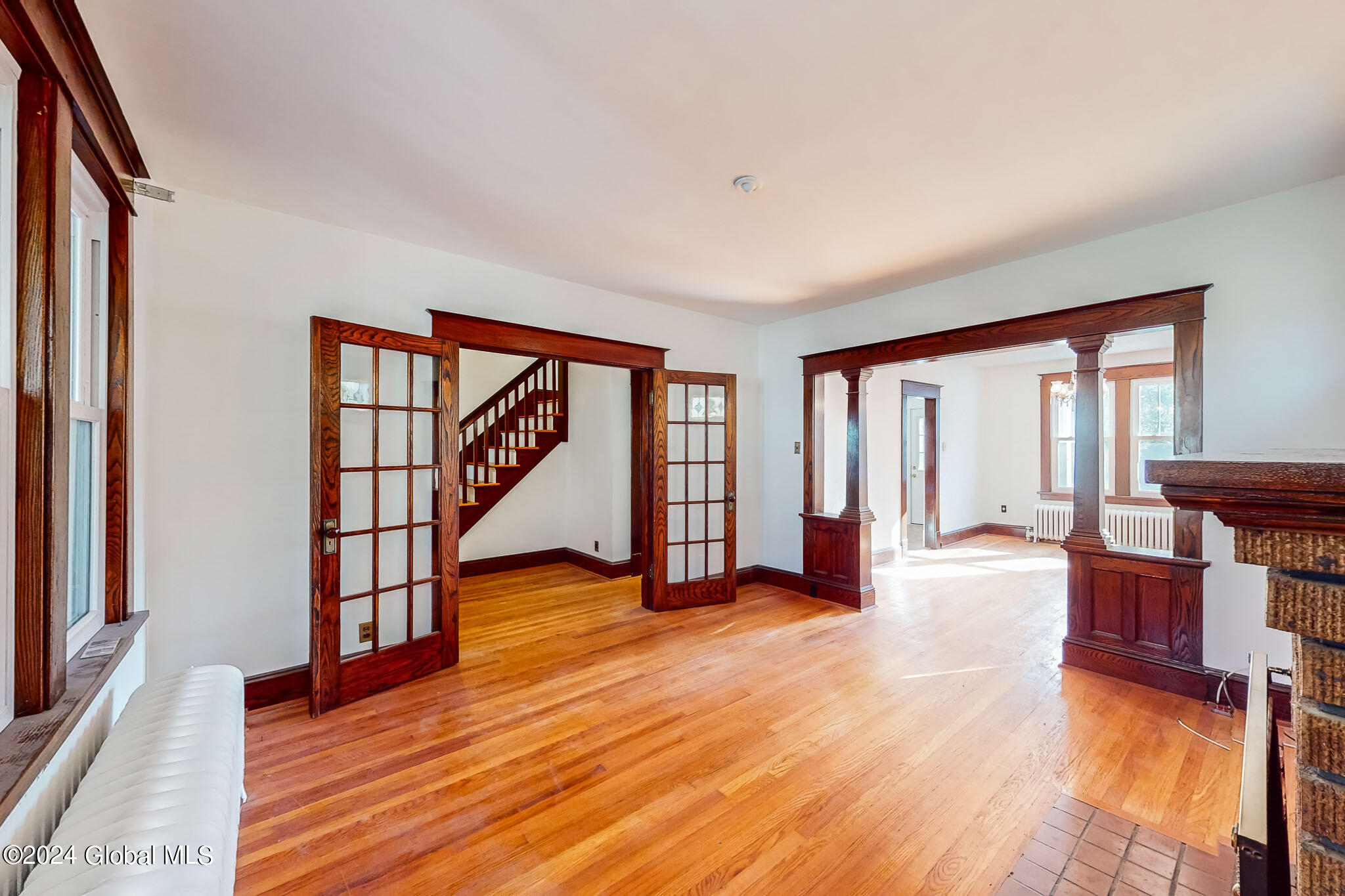100 Hollywood Avenue
