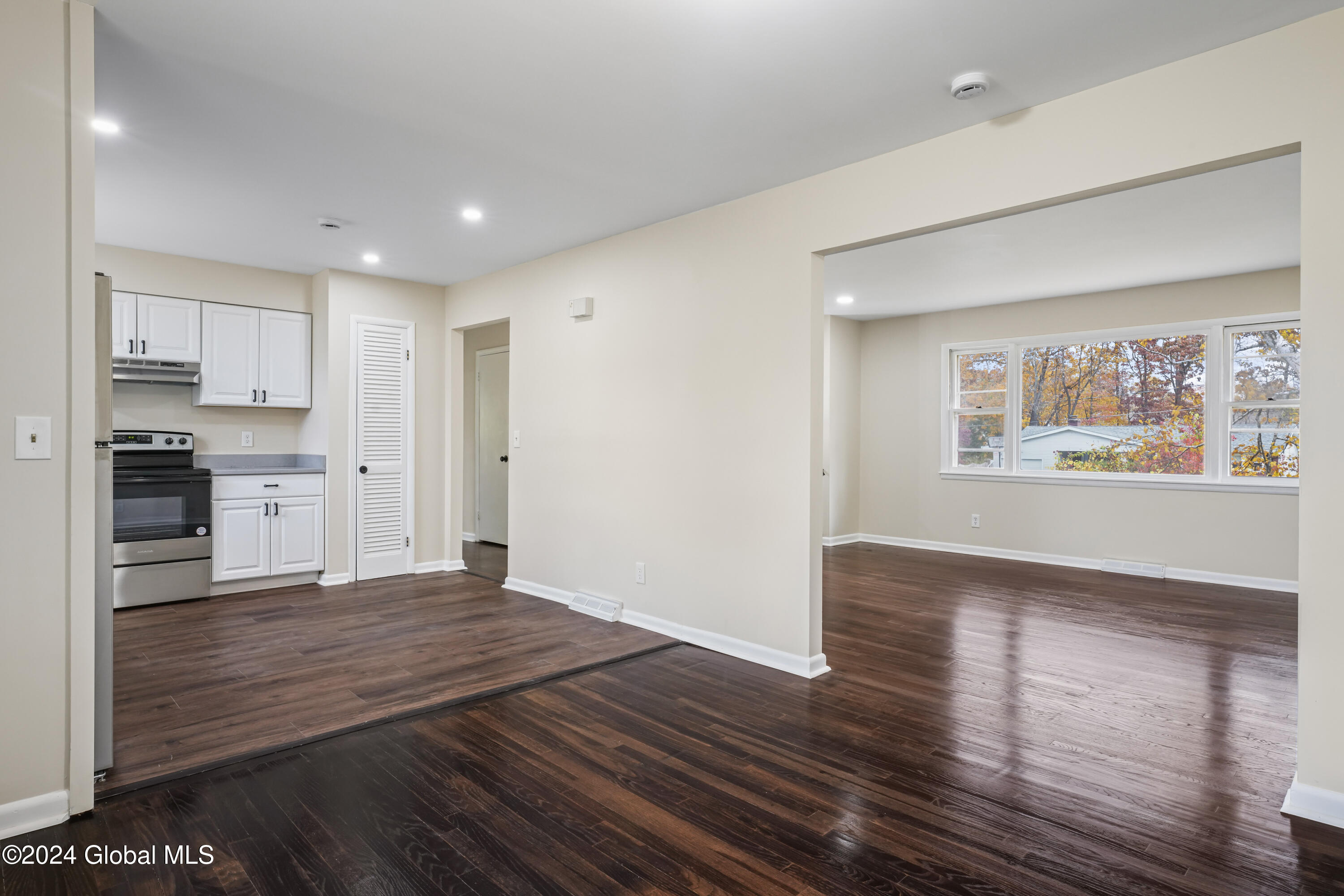 5 Locust Drive