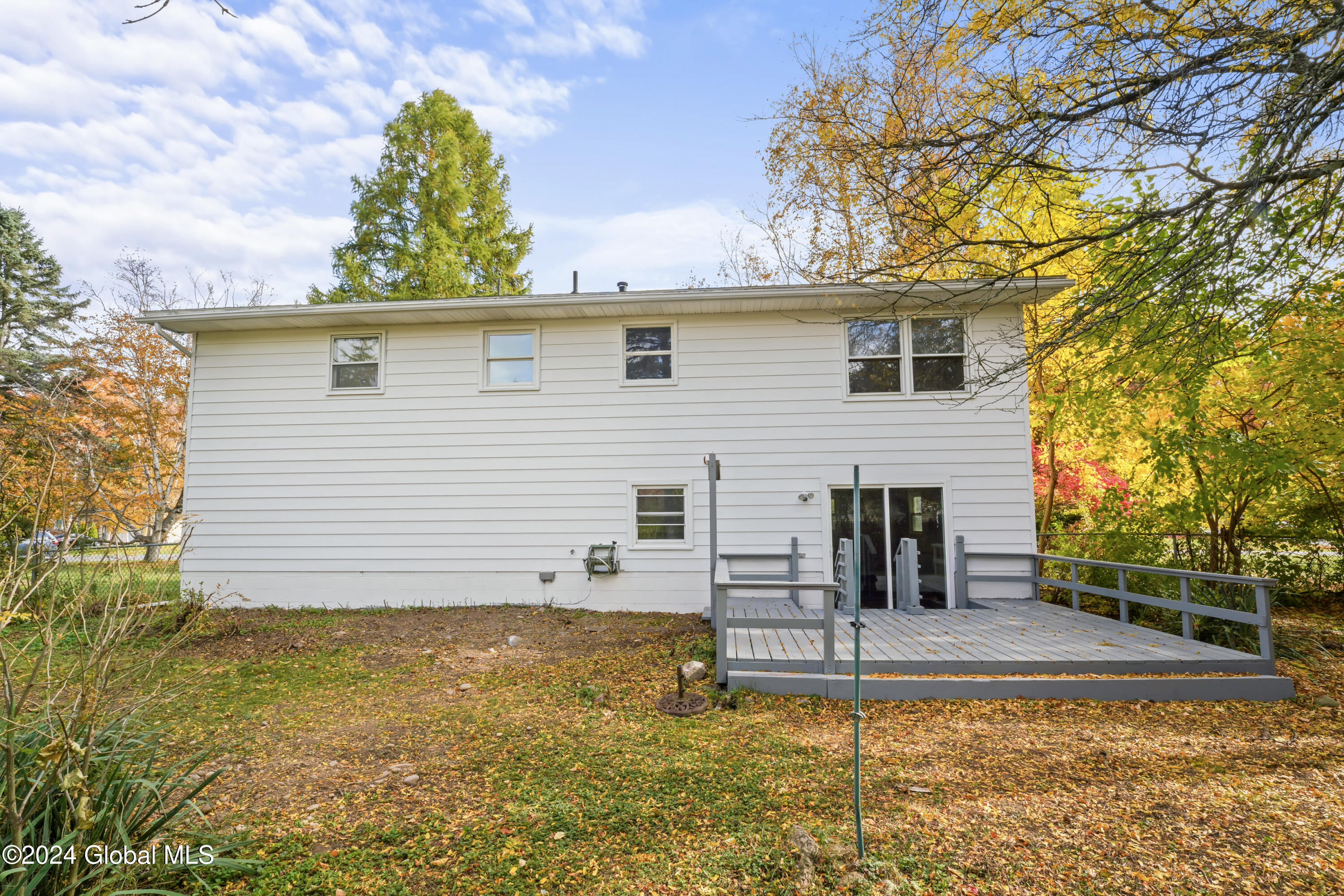 5 Locust Drive