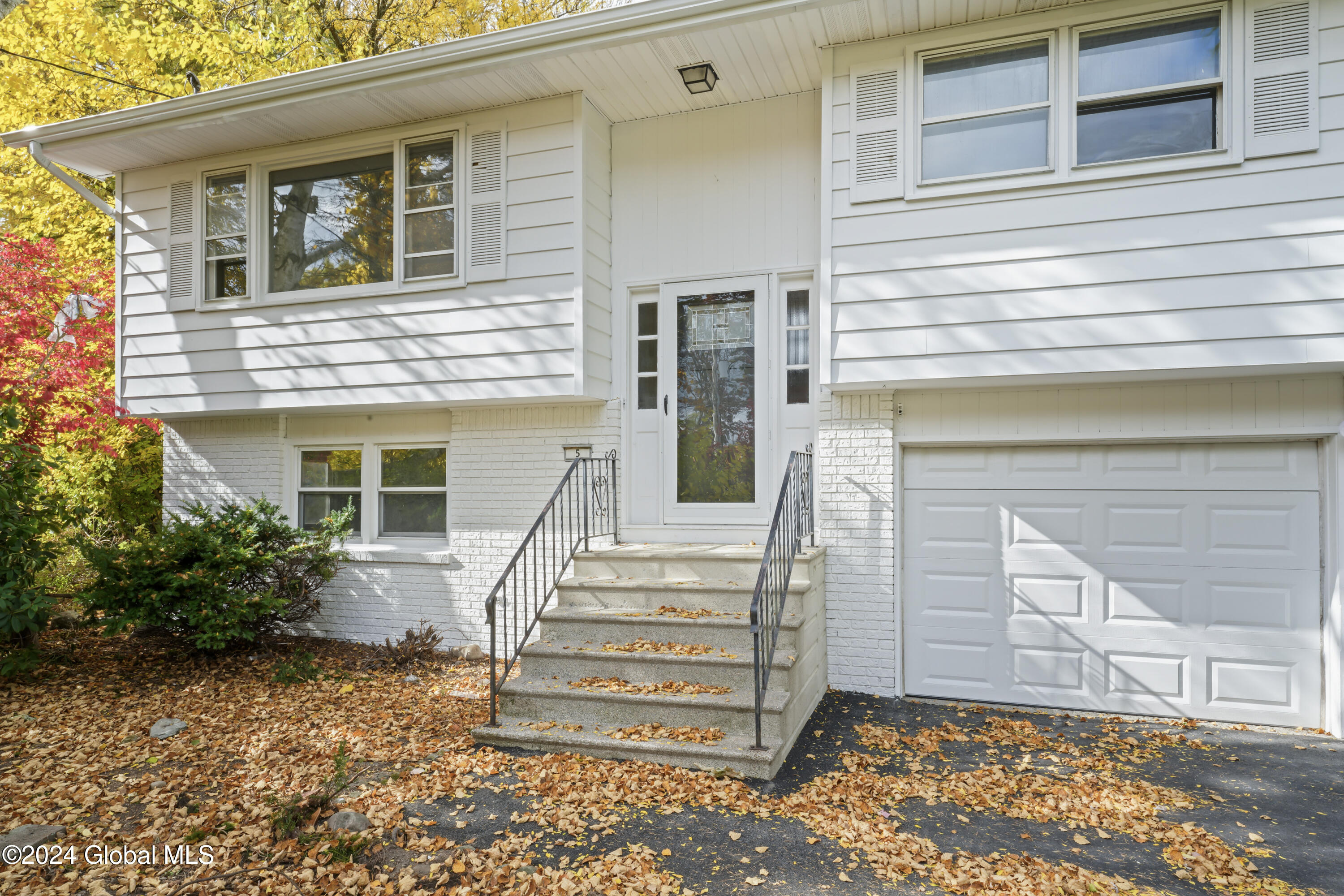 5 Locust Drive