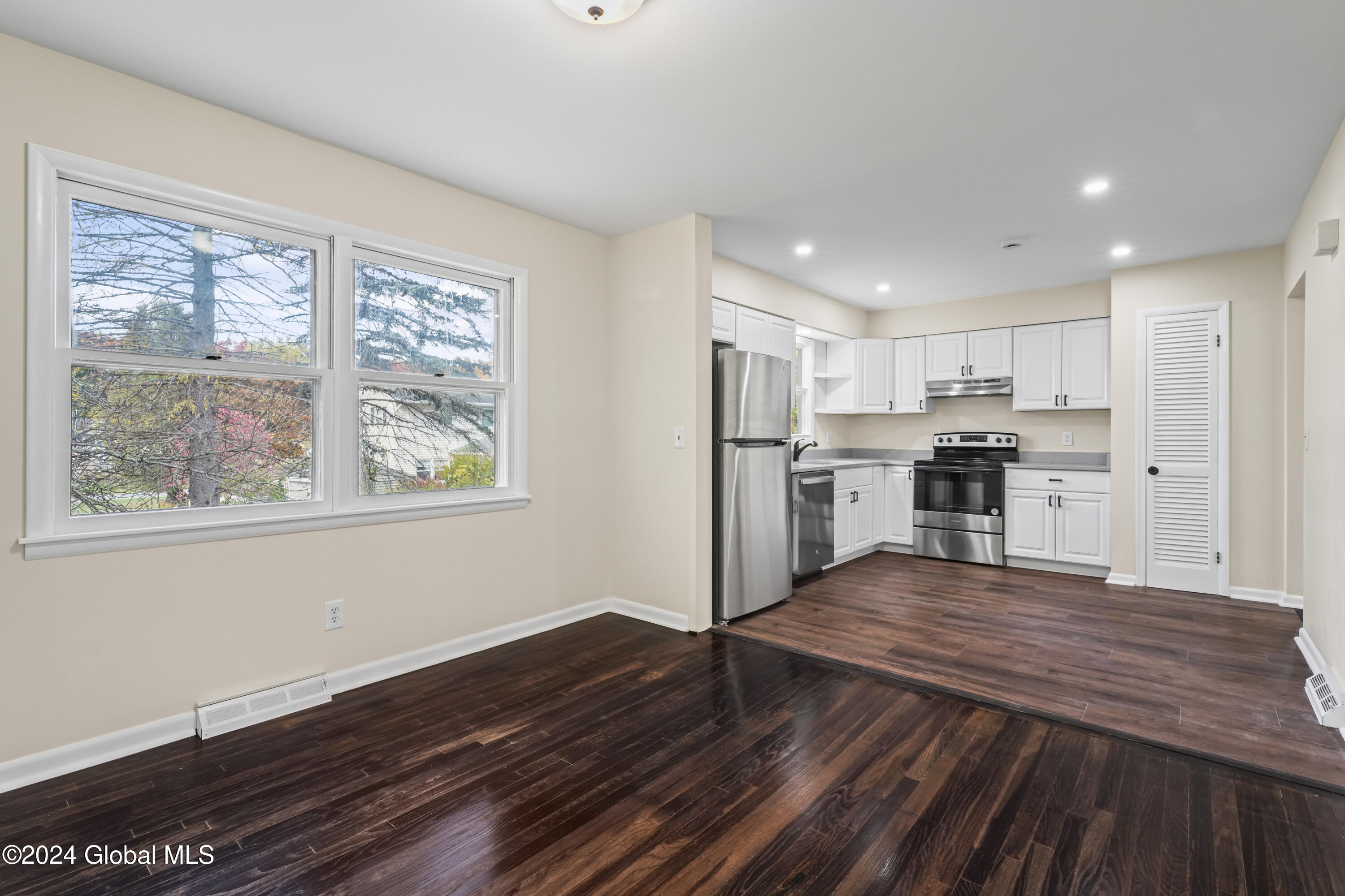 5 Locust Drive