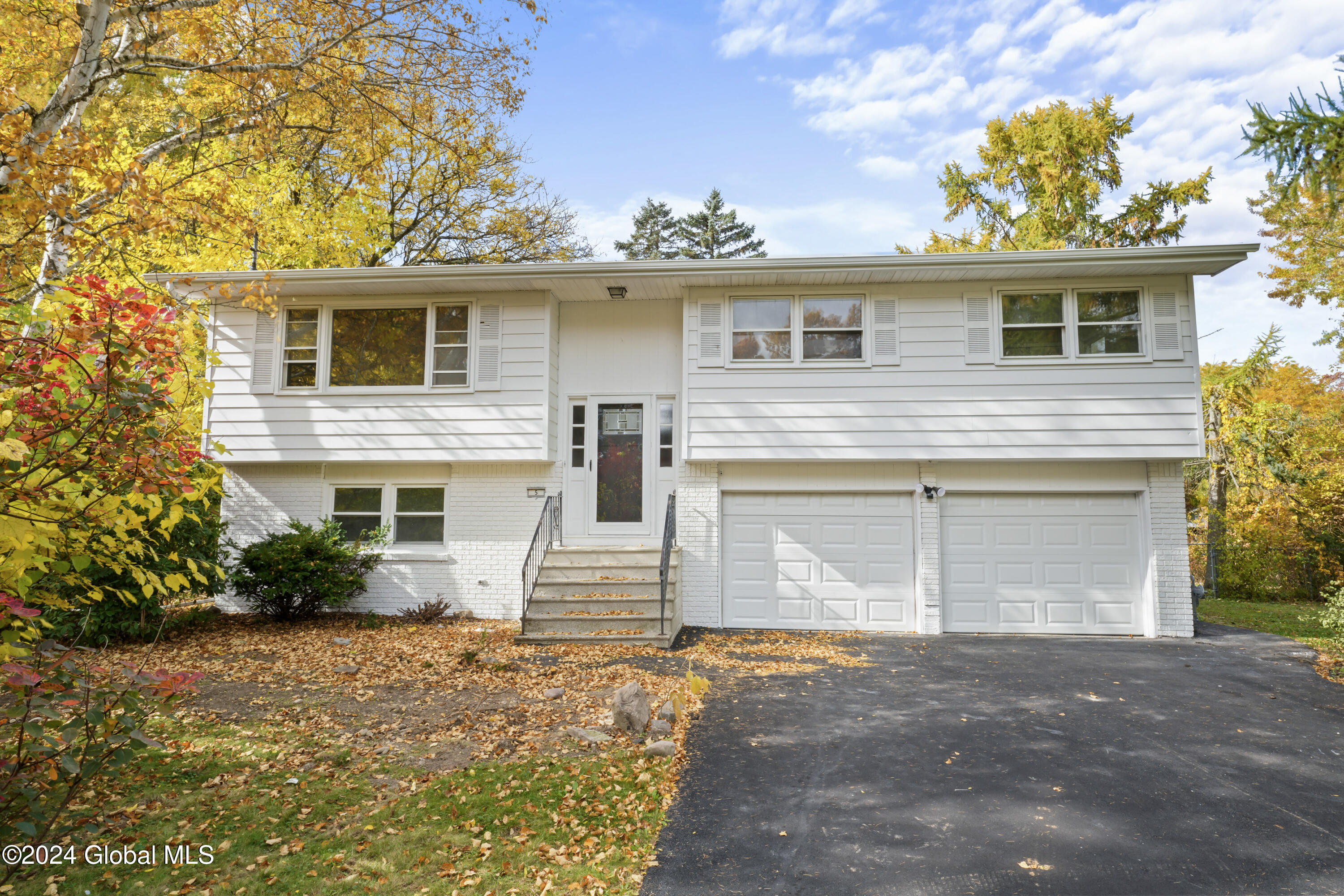 5 Locust Drive