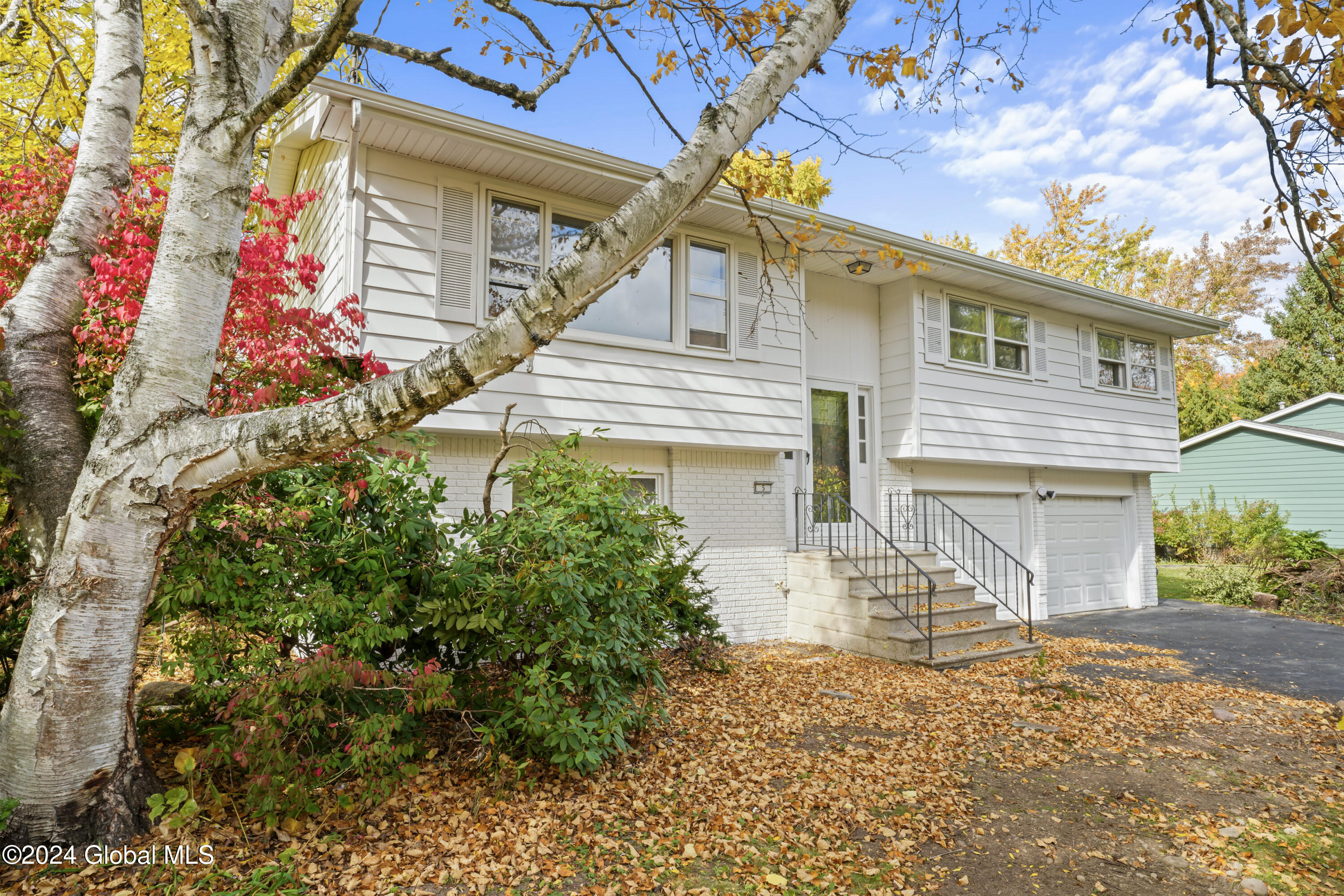 5 Locust Drive