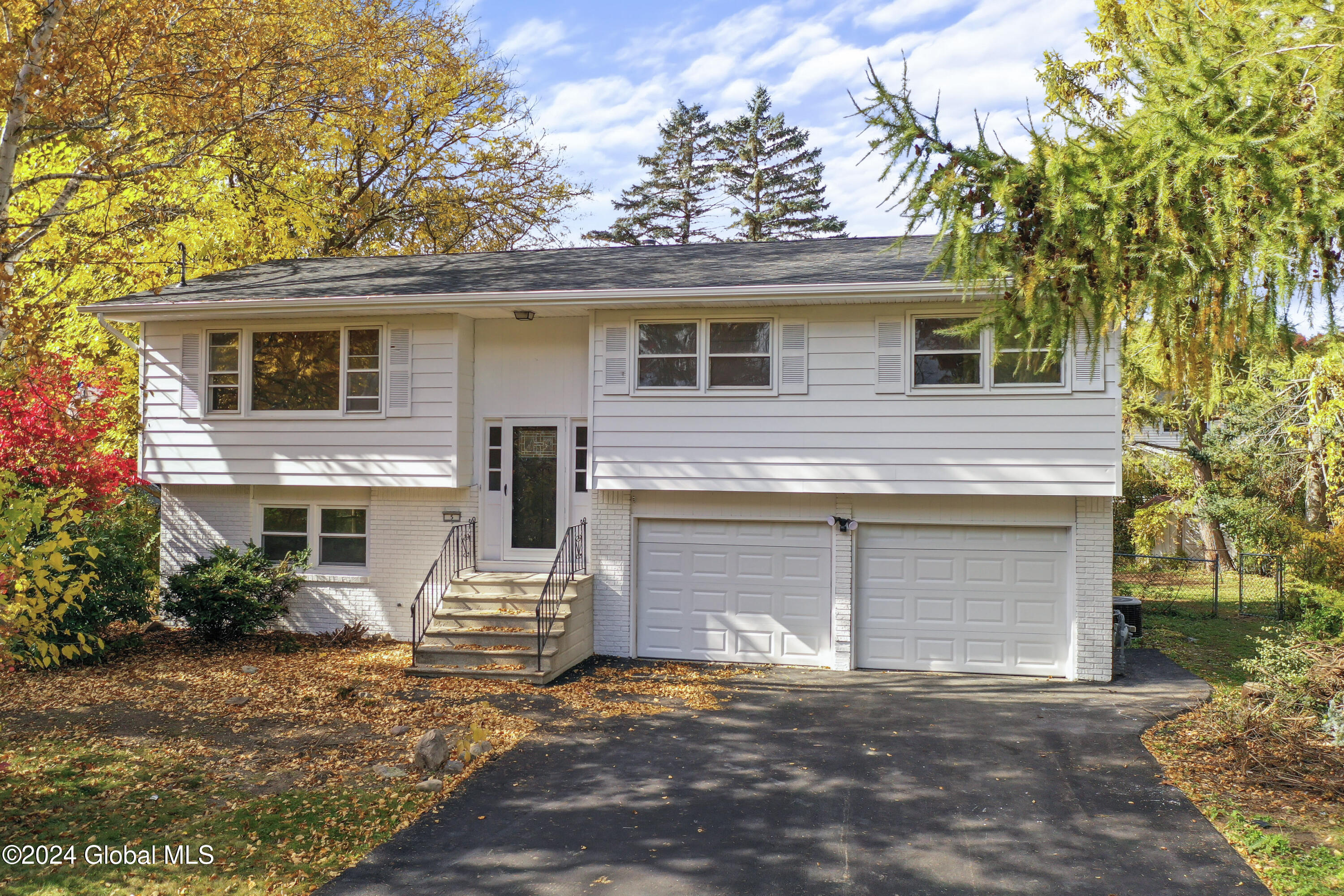 5 Locust Drive