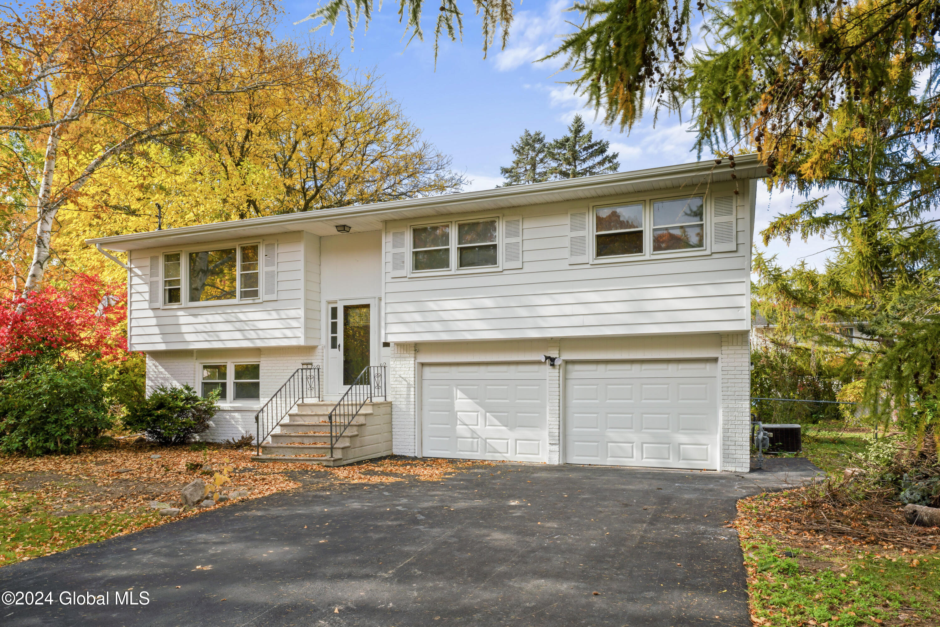 5 Locust Drive