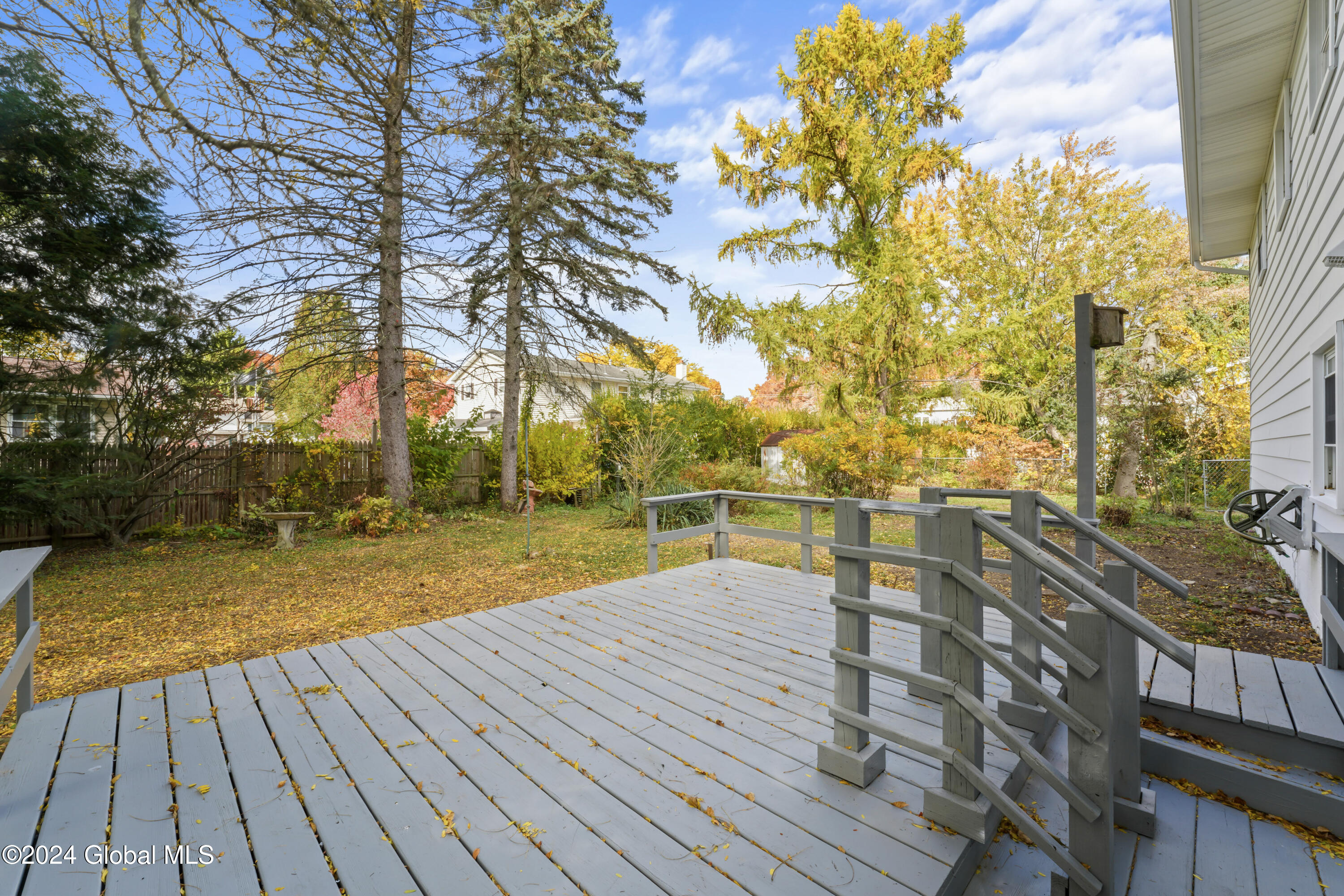 5 Locust Drive