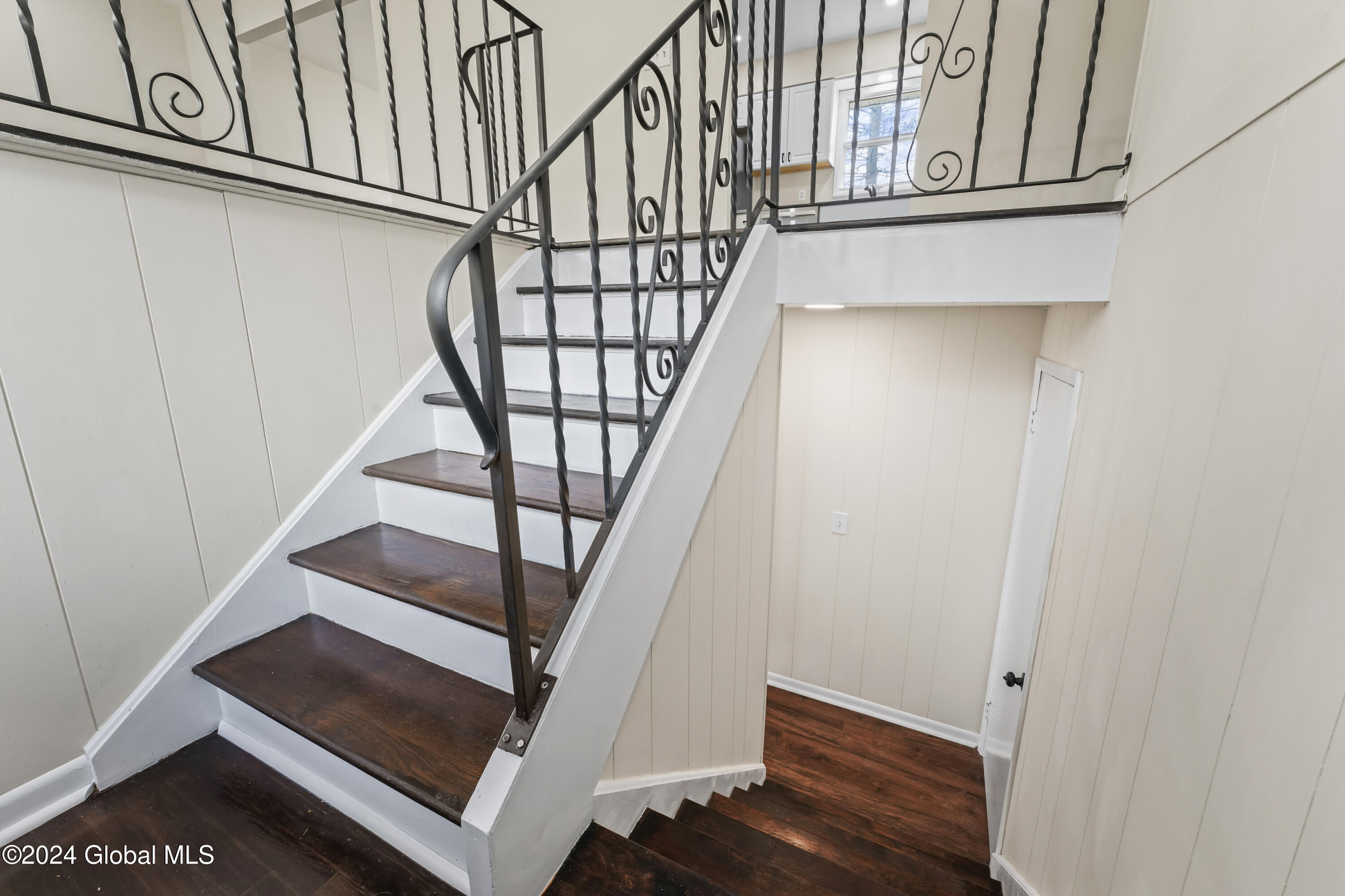 5 Locust Drive