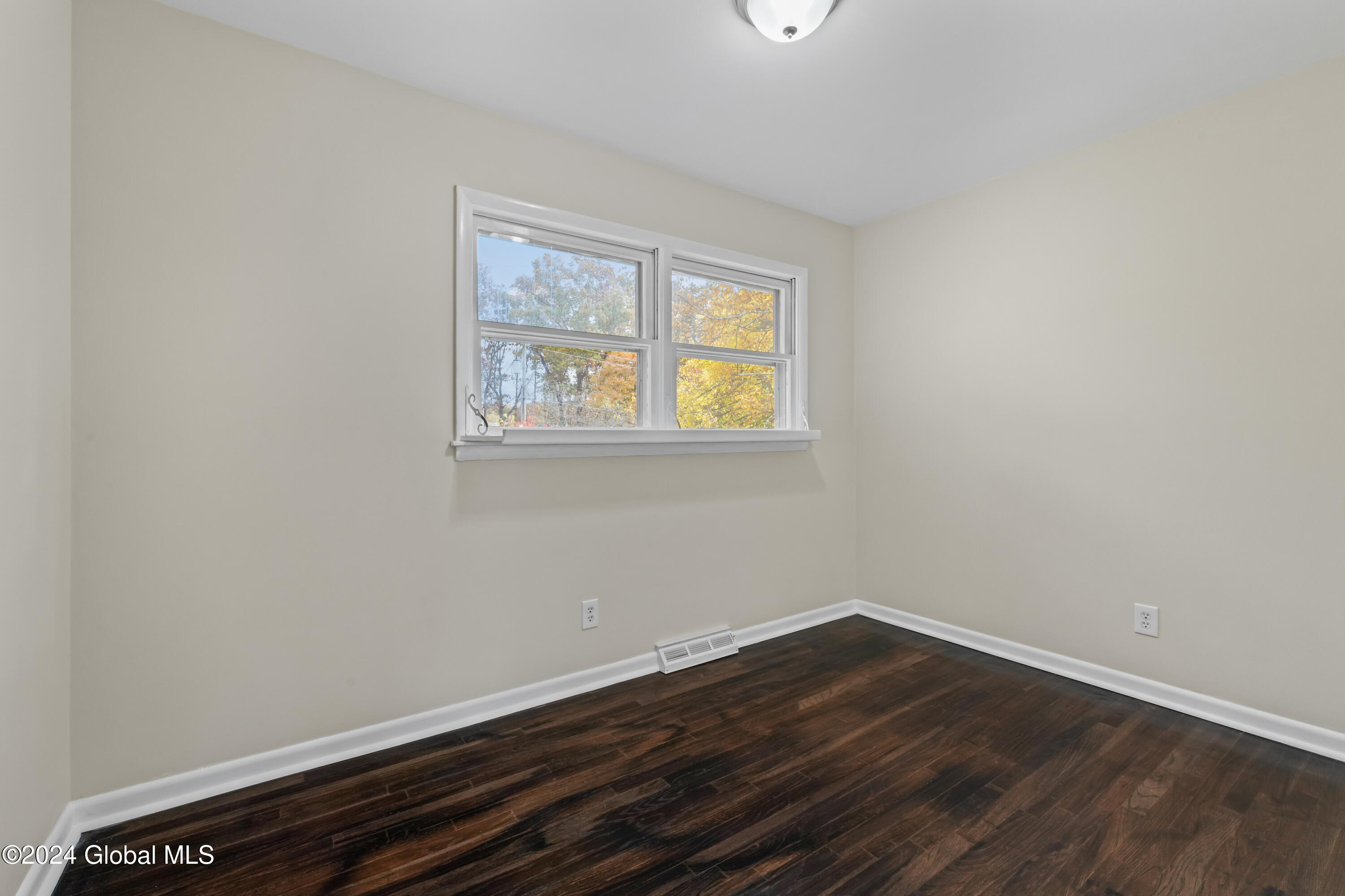 5 Locust Drive