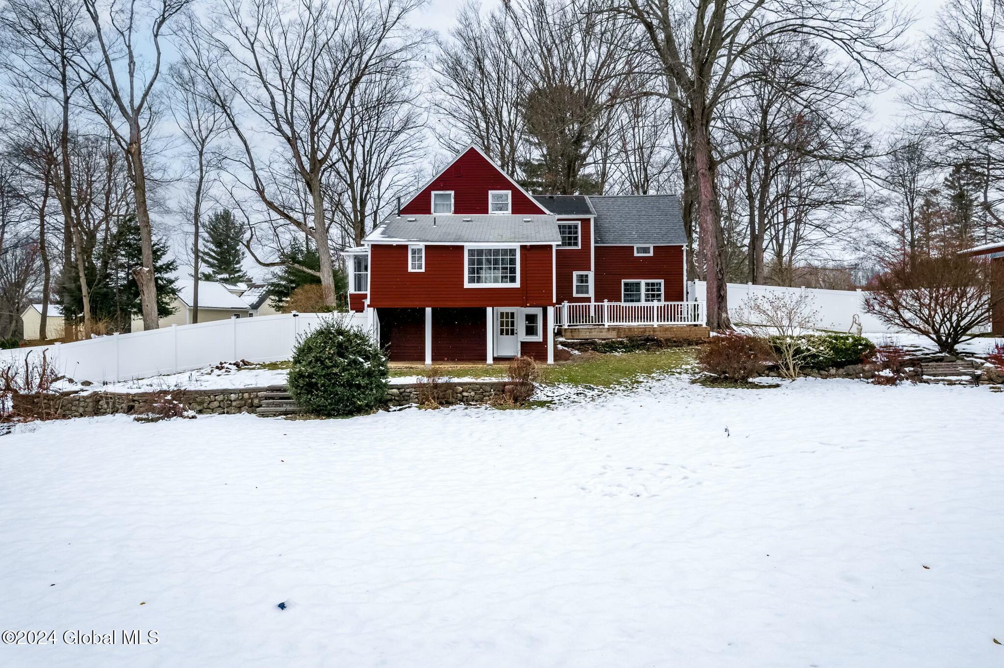 32 Spring Road