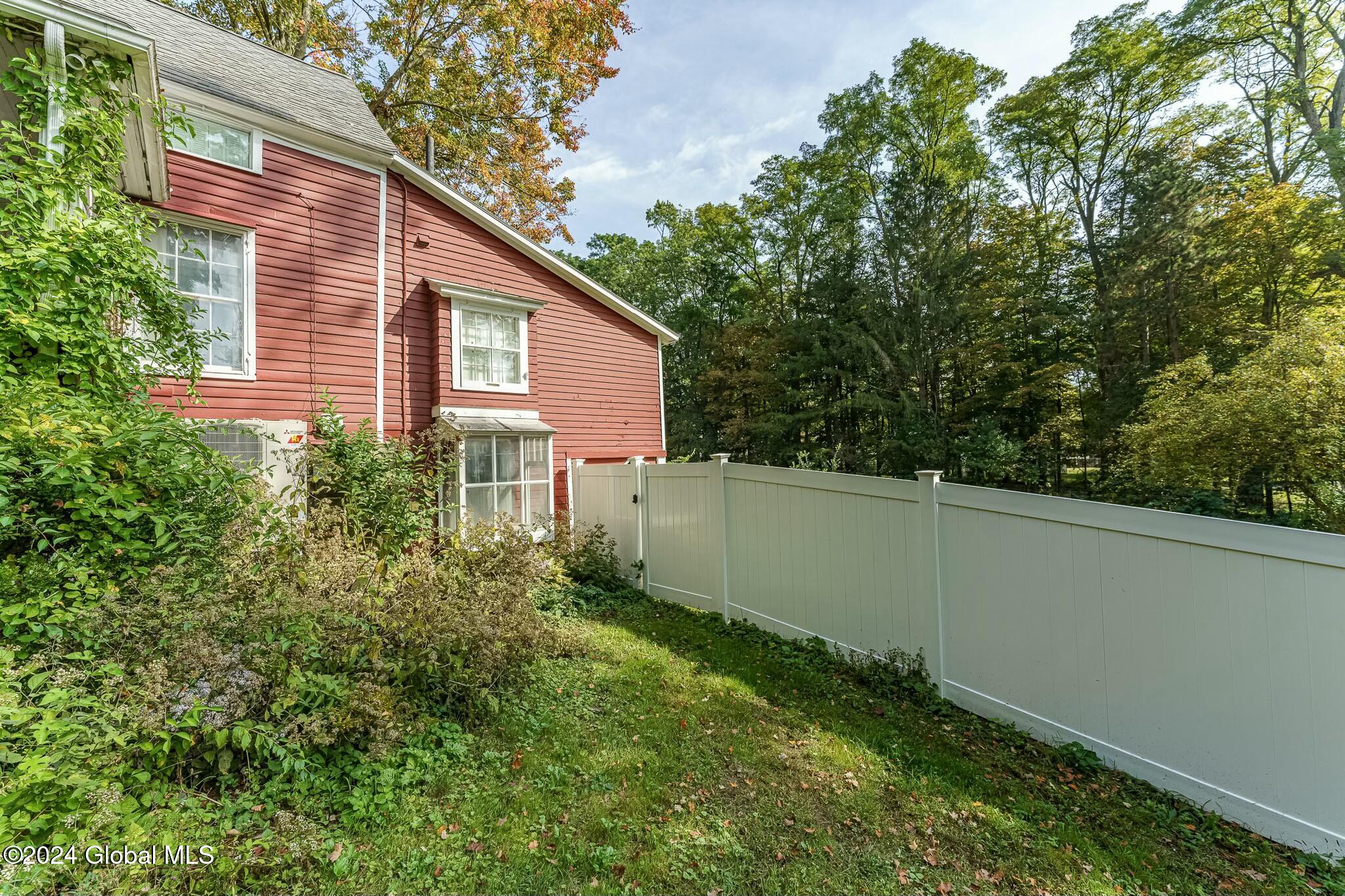 32 Spring Road
