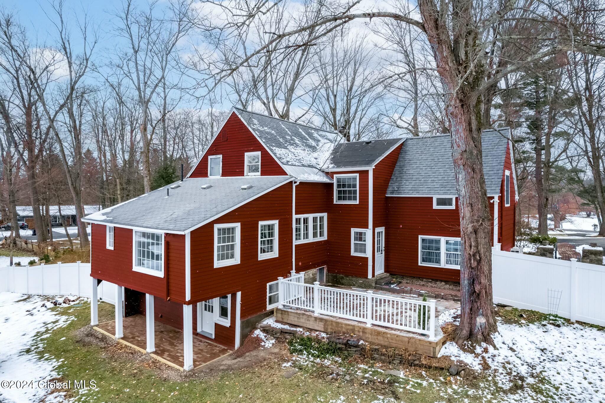 32 Spring Road