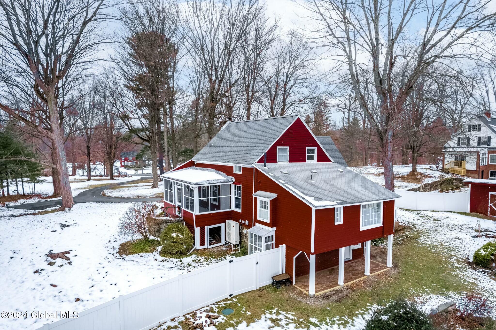 32 Spring Road