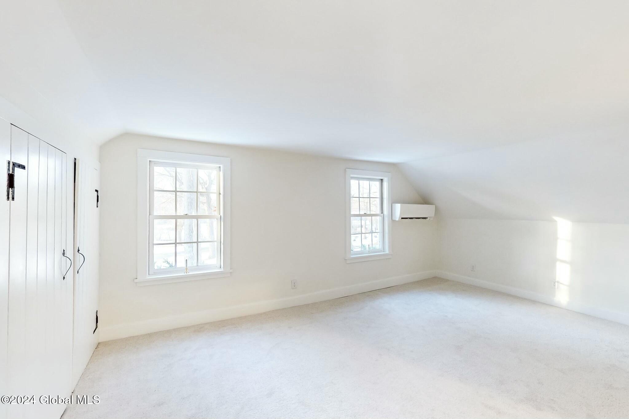32 Spring Road