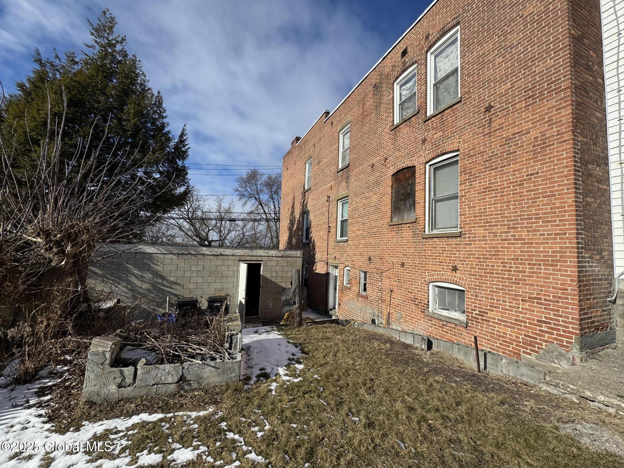 43 Oakwood Avenue
