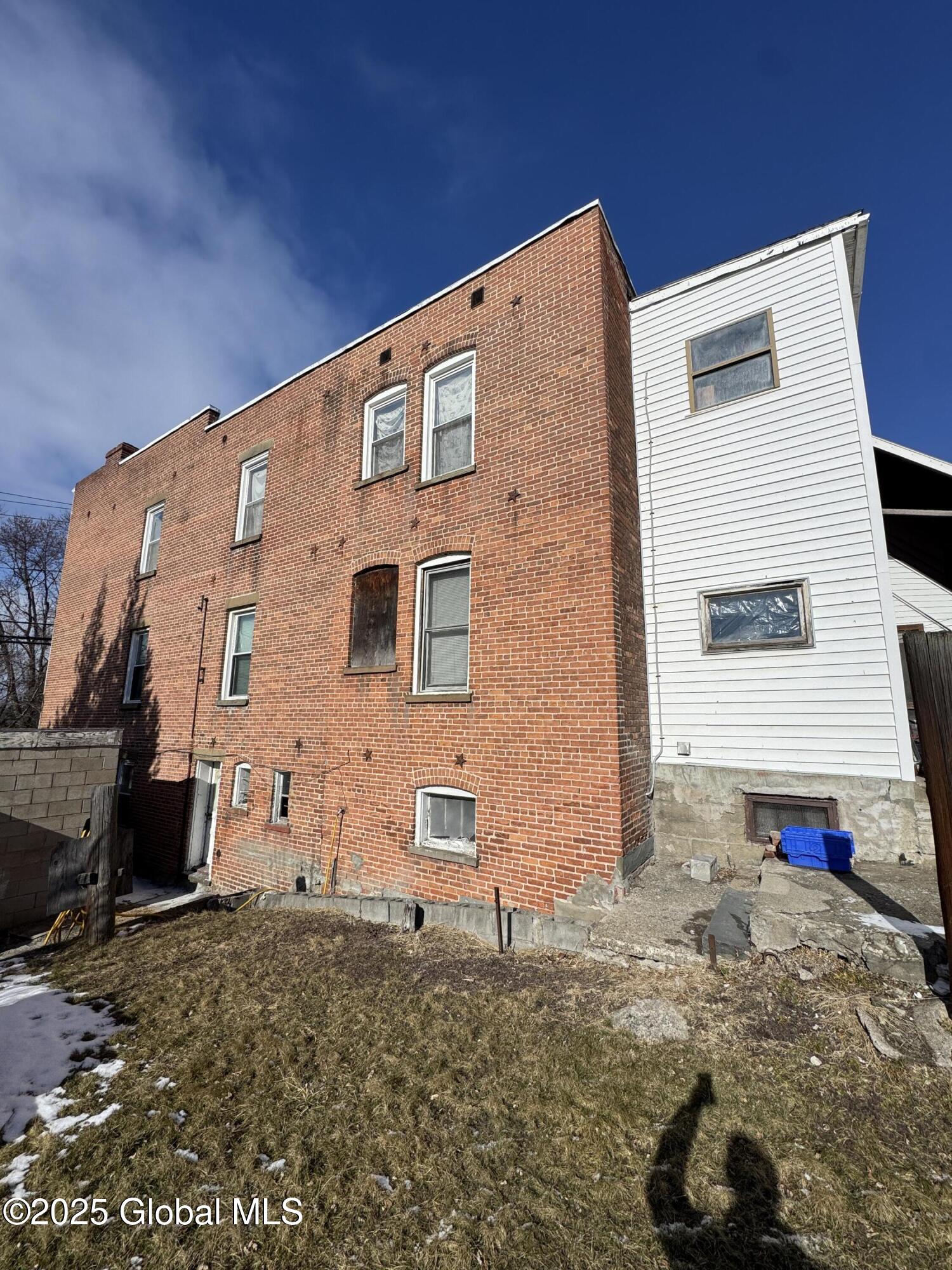 43 Oakwood Avenue