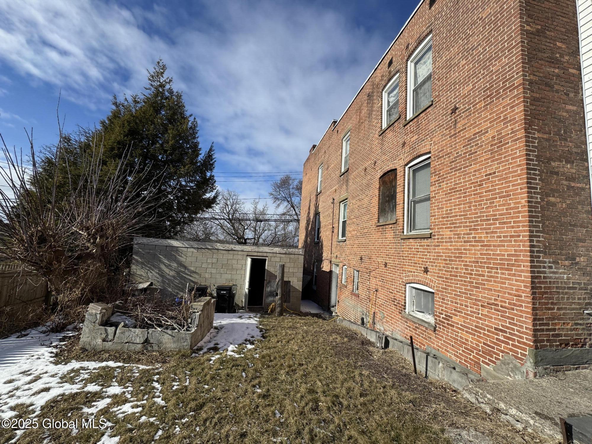 43 Oakwood Avenue