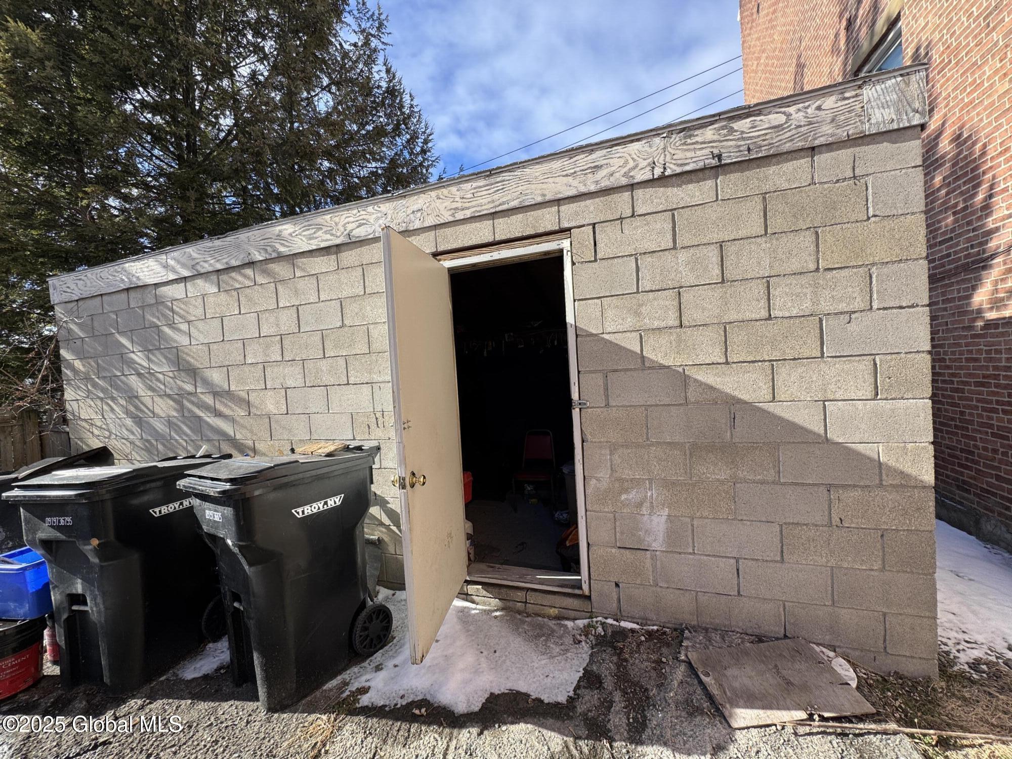 43 Oakwood Avenue