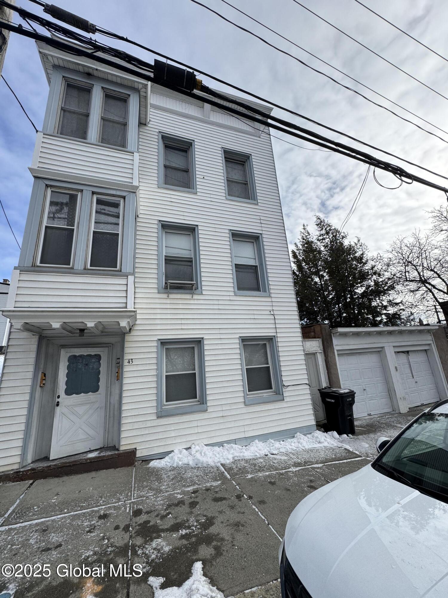 43 Oakwood Avenue