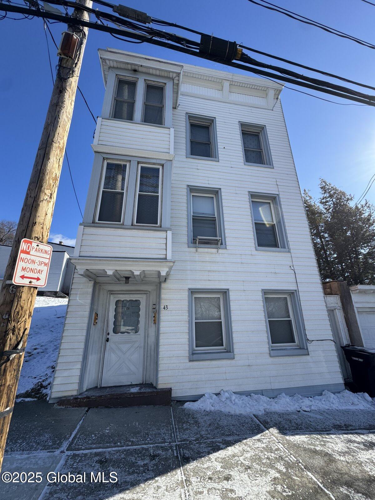 43 Oakwood Avenue