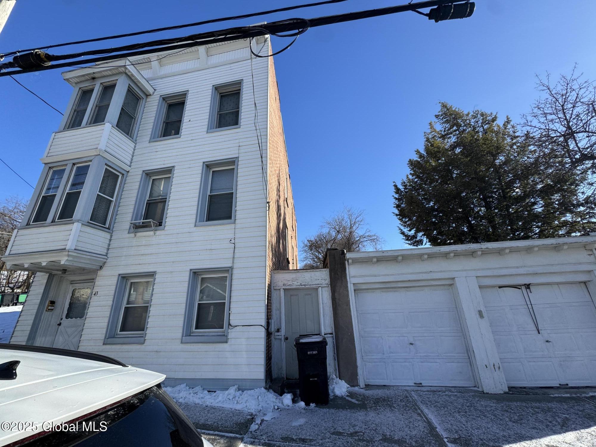 43 Oakwood Avenue