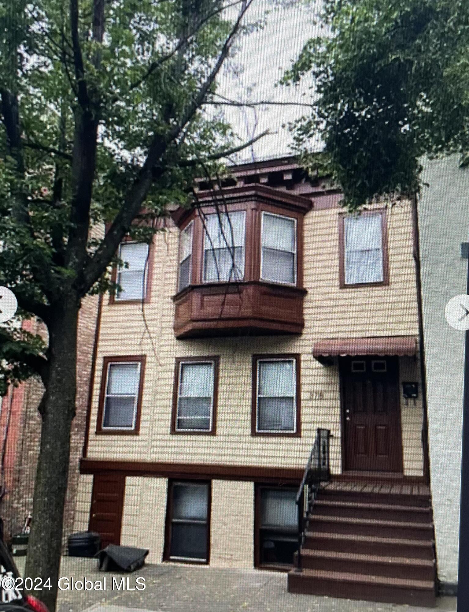 378 Hamilton Street