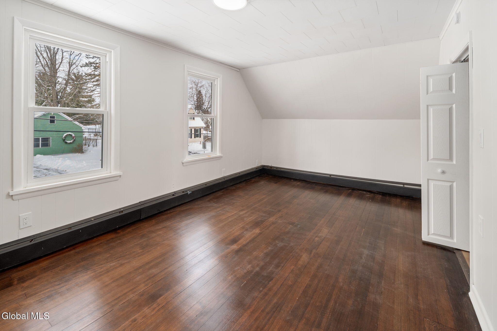 10 Ferrara Avenue