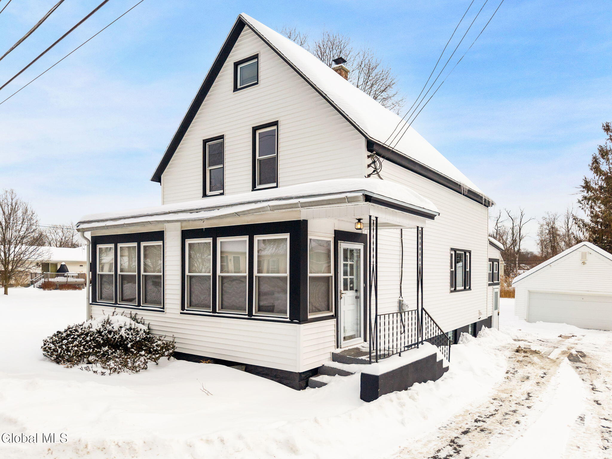 10 Ferrara Avenue