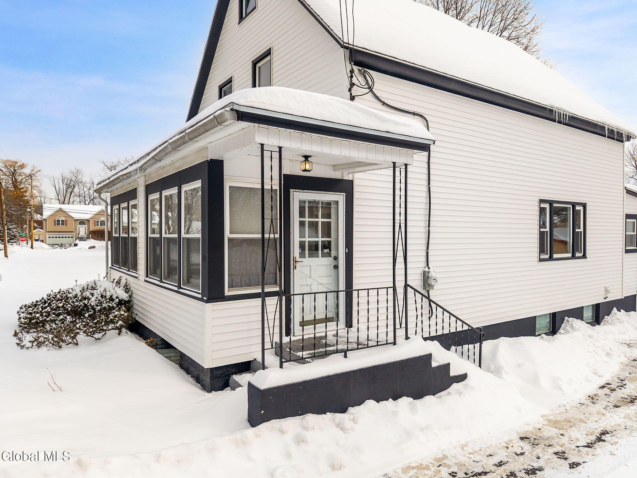 10 Ferrara Avenue