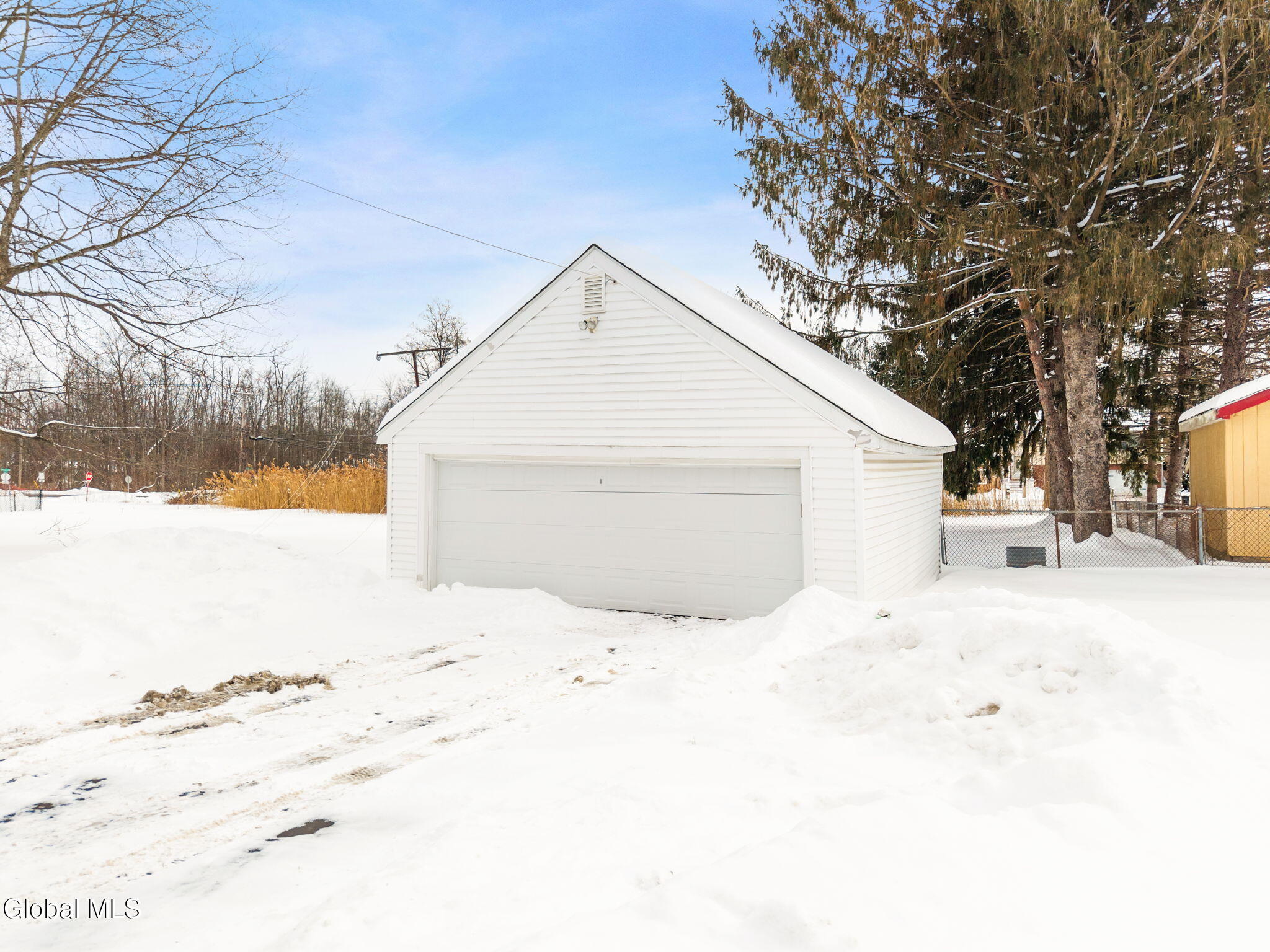 10 Ferrara Avenue