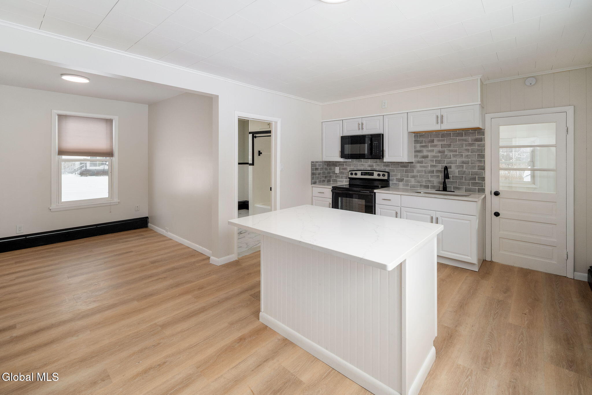 10 Ferrara Avenue
