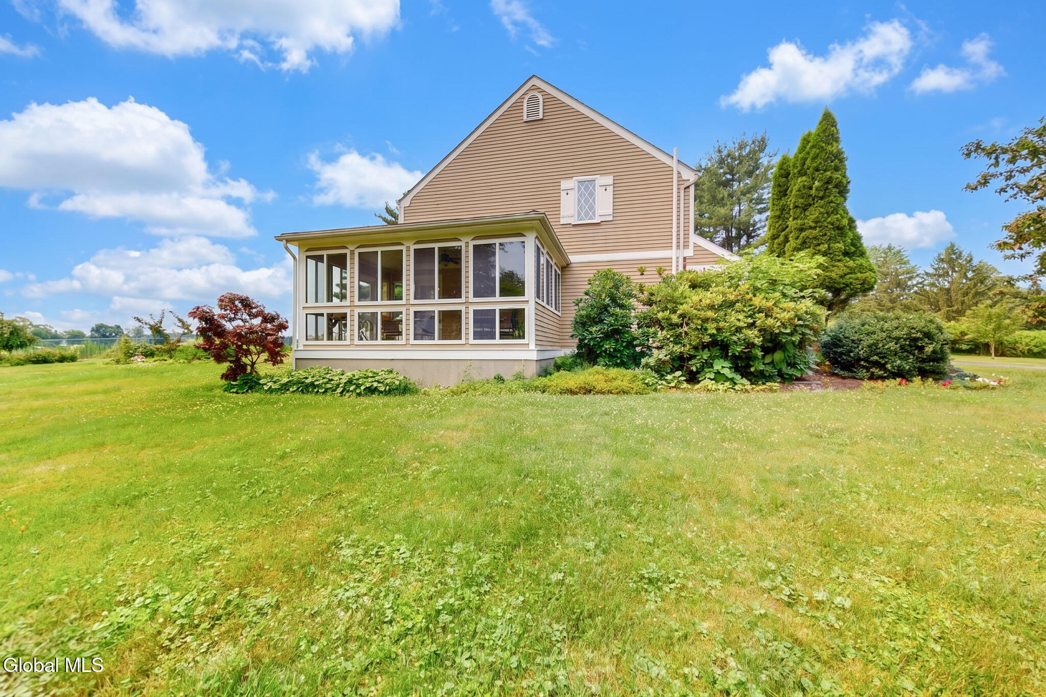 74 Hawthorne Drive