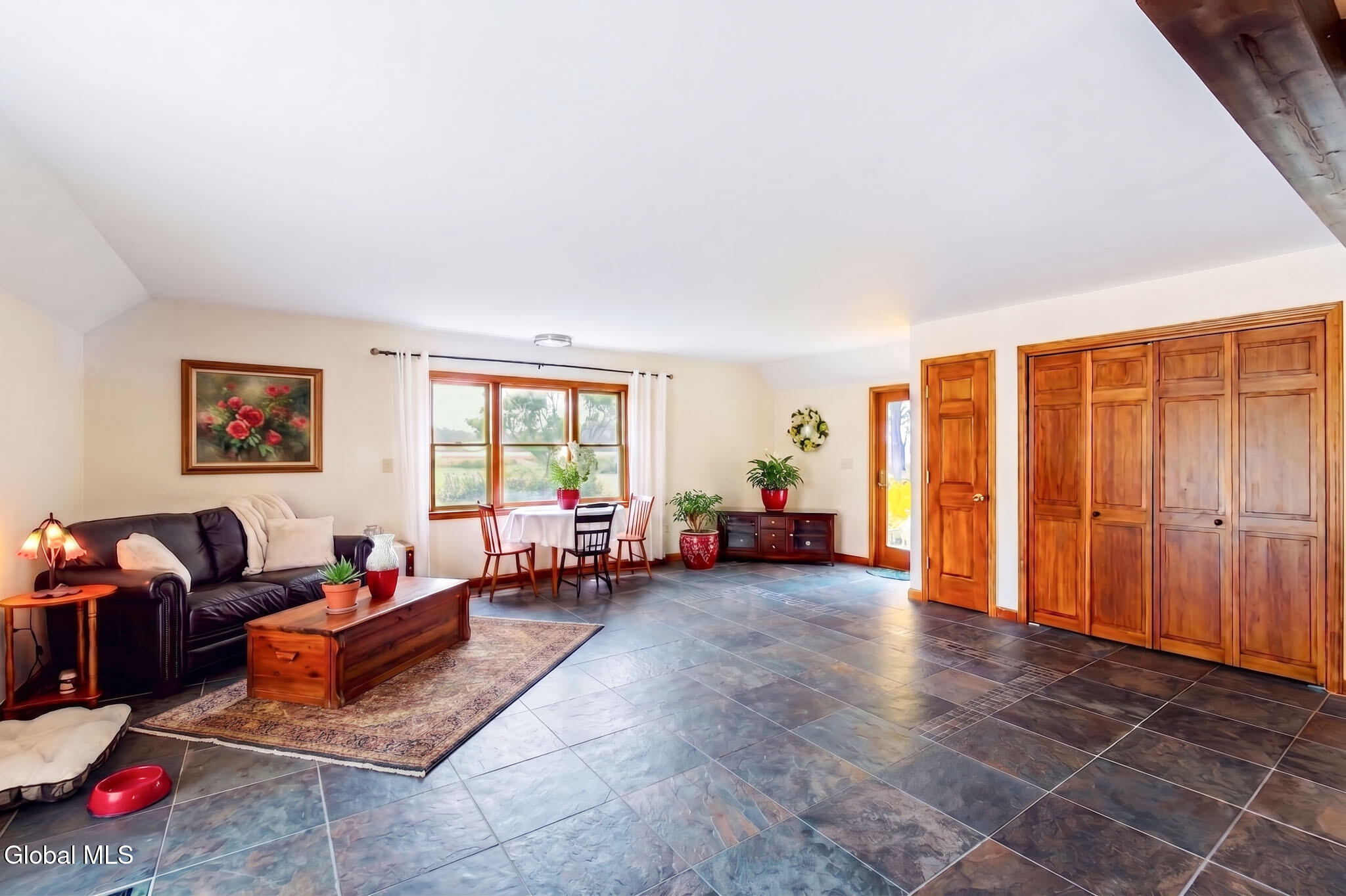 74 Hawthorne Drive