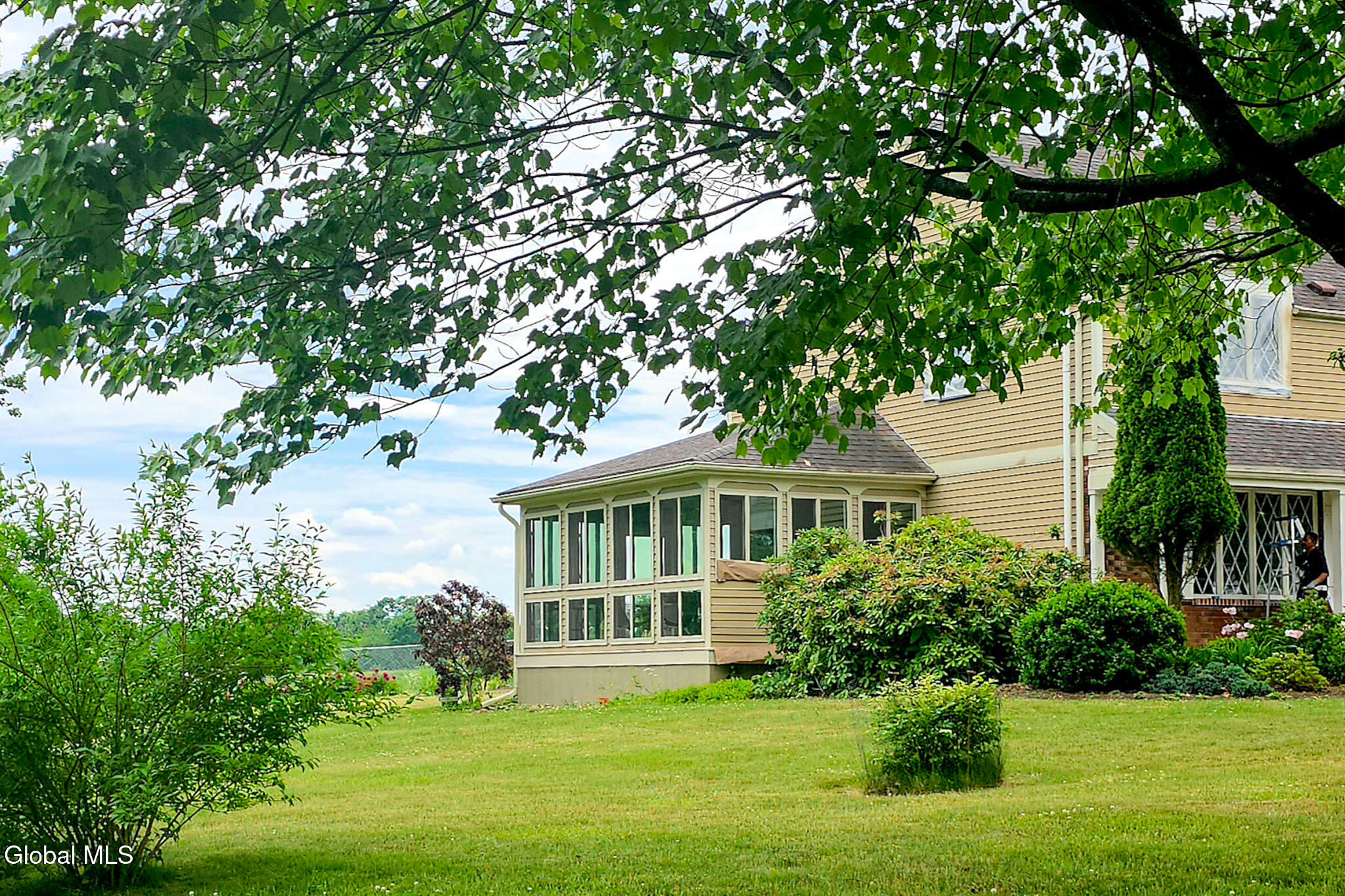 74 Hawthorne Drive