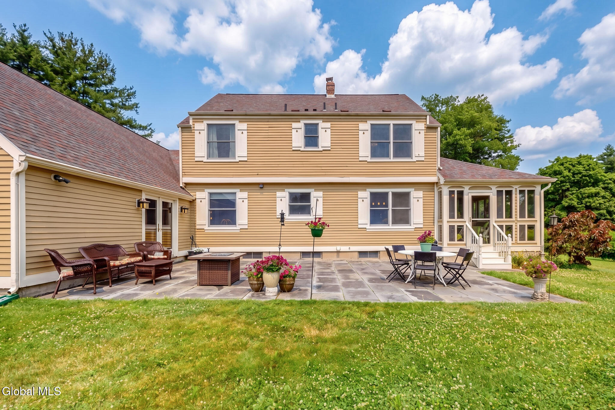 74 Hawthorne Drive