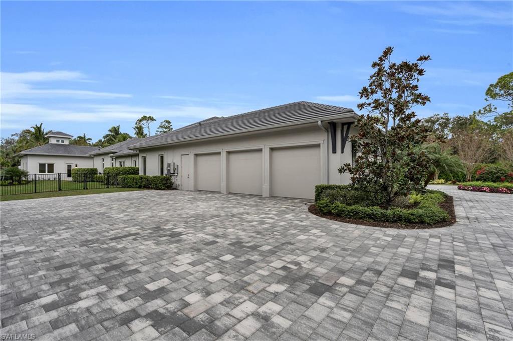 627 Hickory RD