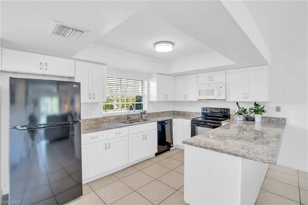 3687 Maran LN