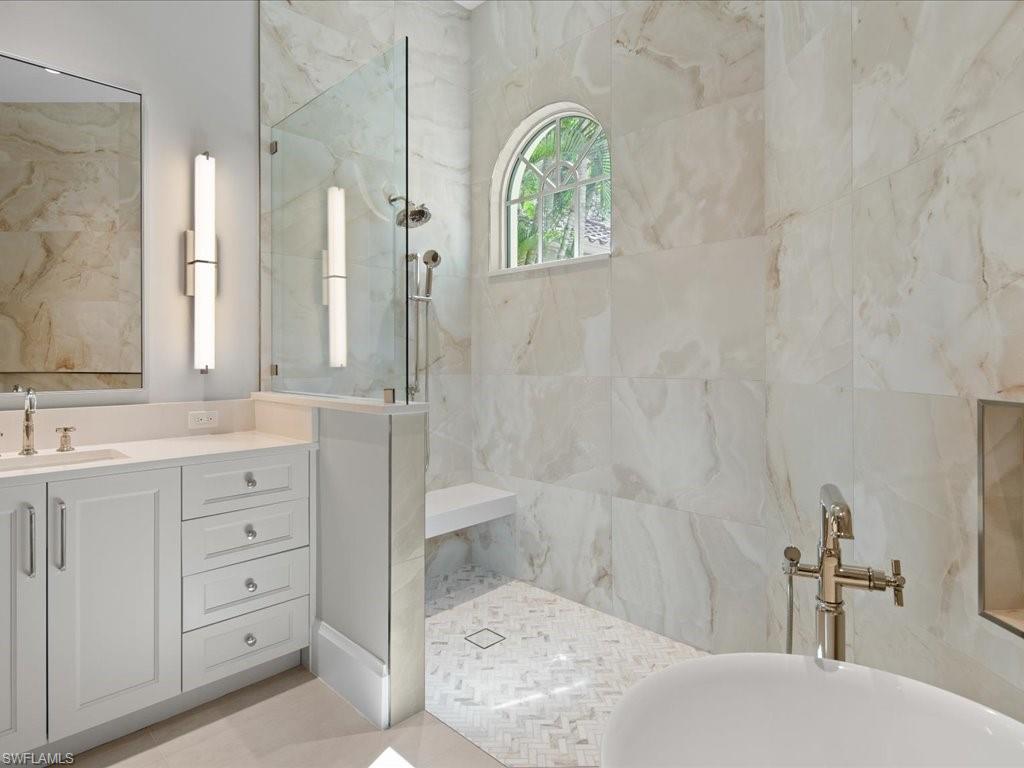 7855 Vizcaya WAY