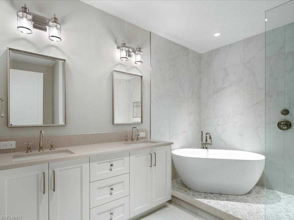 7855 Vizcaya WAY