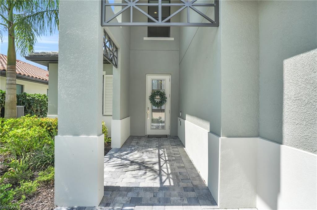 10043 Florence CIR