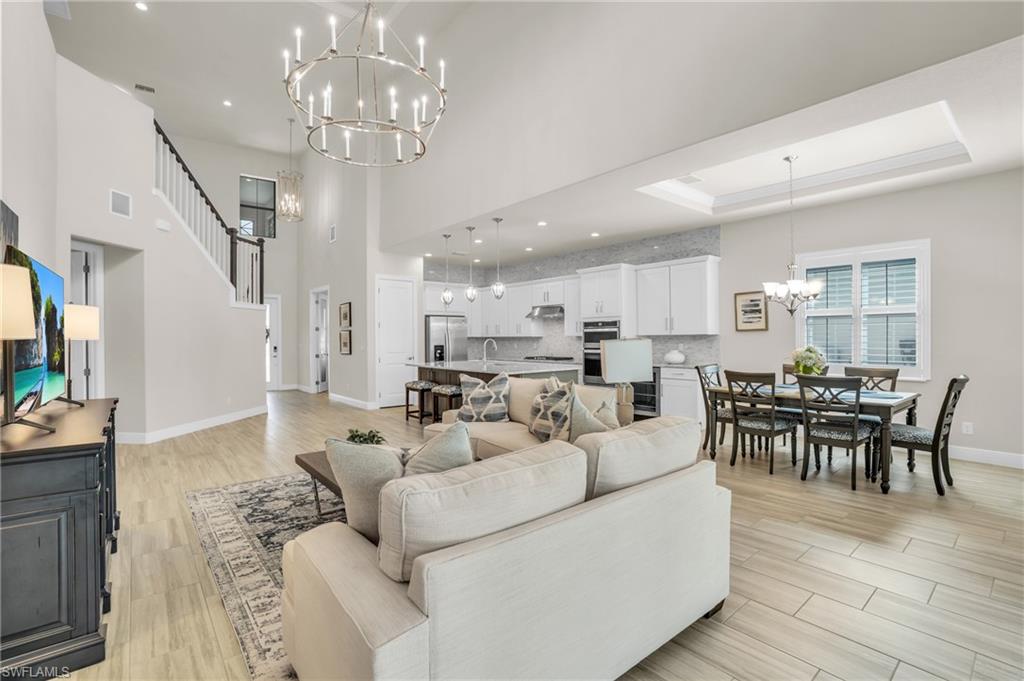10043 Florence CIR