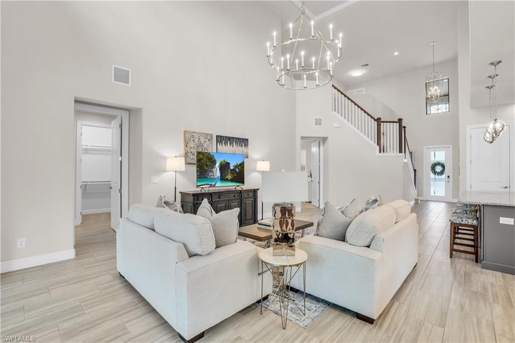 10043 Florence CIR