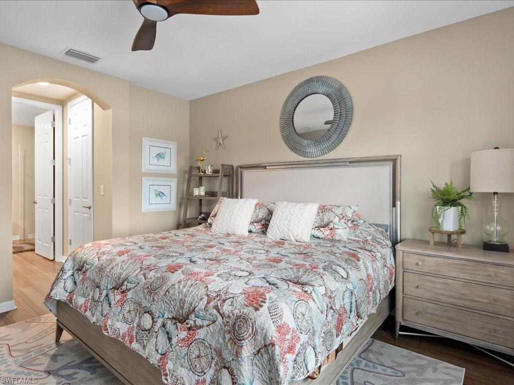 14798 Edgewater CIR