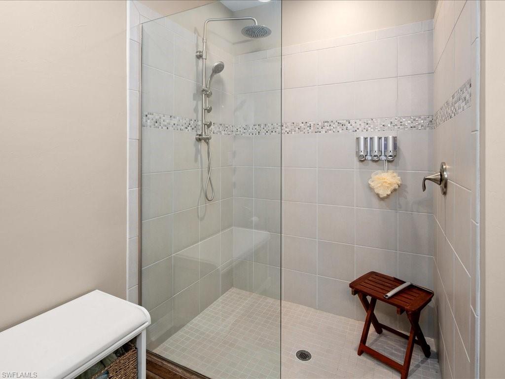 14798 Edgewater CIR