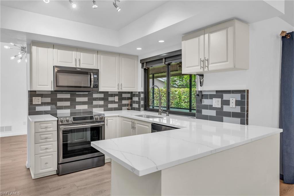 102 Muirfield CIR