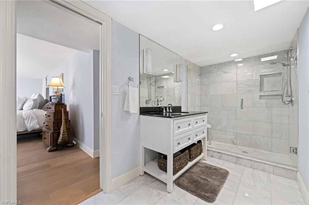 3951 Gulf Shore BLVD N 703