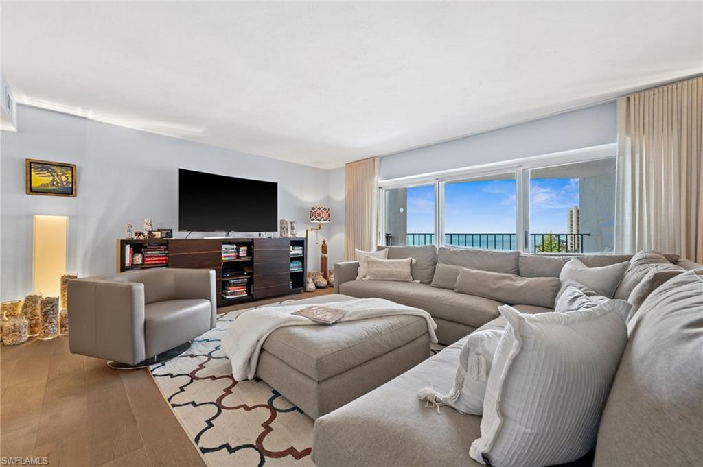 3951 Gulf Shore BLVD N 703